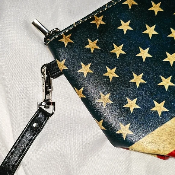American Flag Wrislet - Picture 2 of 4